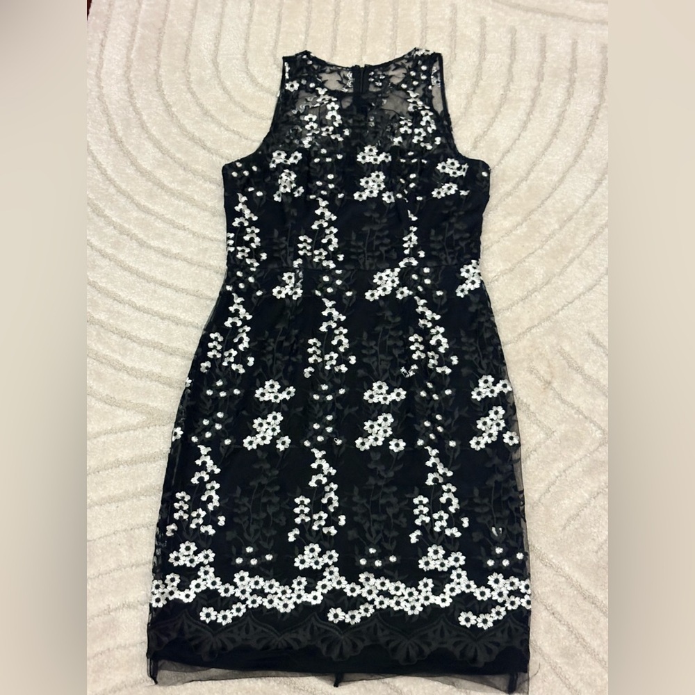 BETSEY JOHNSON DRESS WOMENS SIZE 6 VERY DETAILED SEE PICS FOR DETAILS NWOT